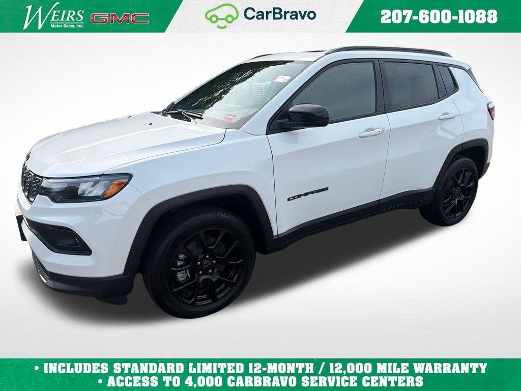 2026 Jeep Compass Latitude Altitude in White/Off-White — front three-quarter view