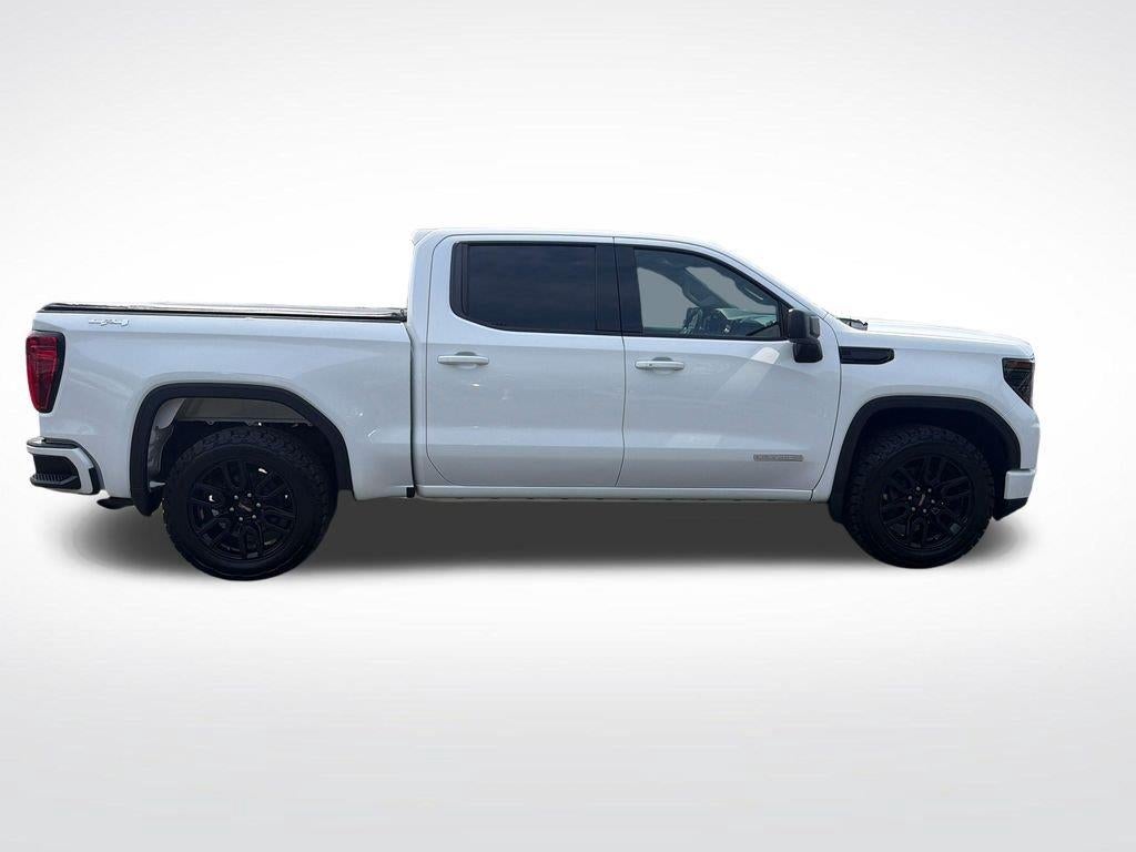 2022 GMC Sierra 1500 — interior view